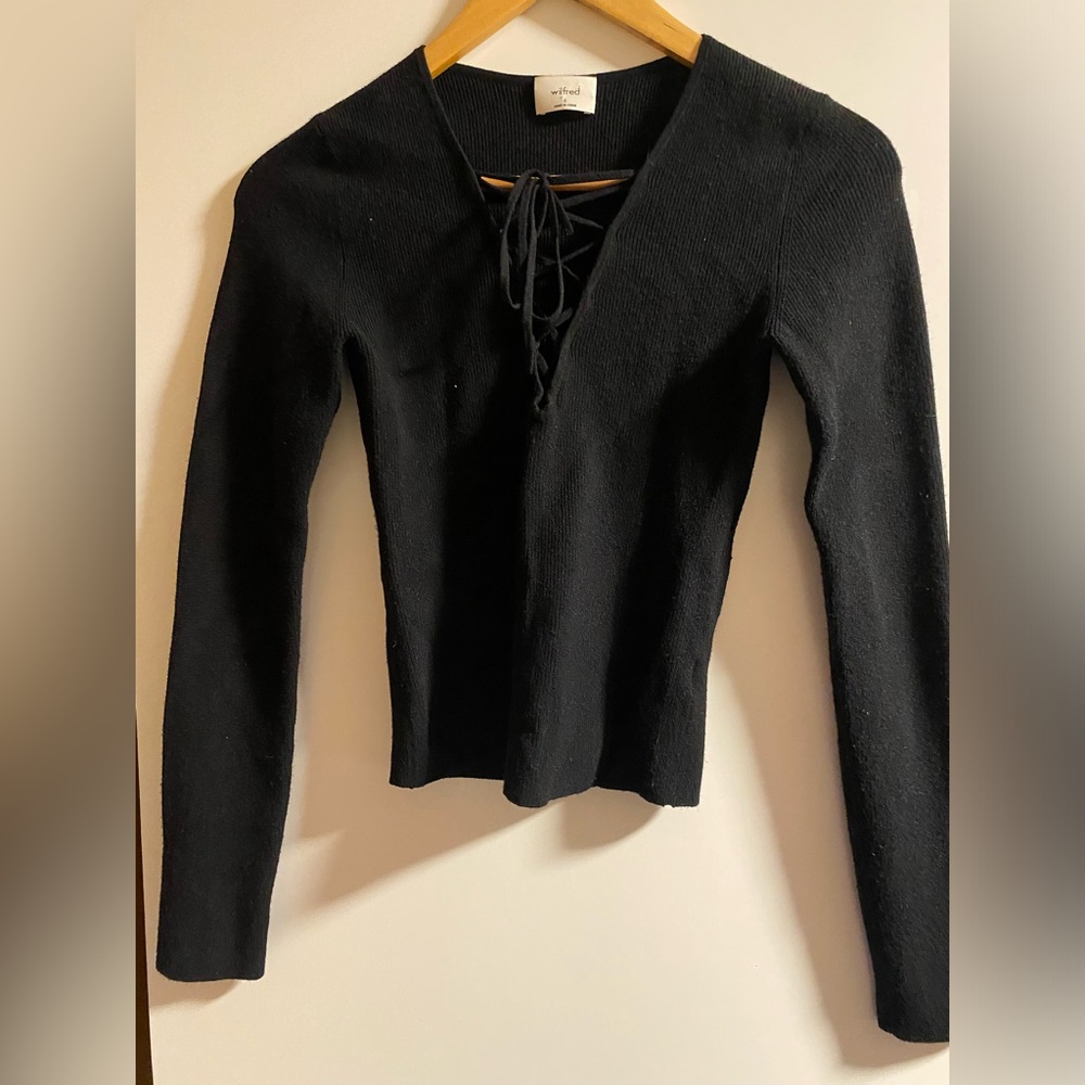 🍄Wilfred Midnight Lace-Up Long Sleeve Top